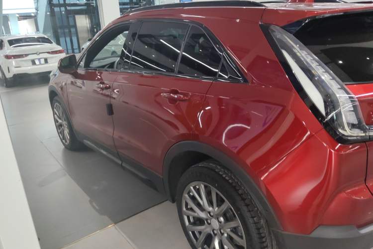 Used Cadillac XT4 2022 28T Four-Wheel Drive Platinum Edition
