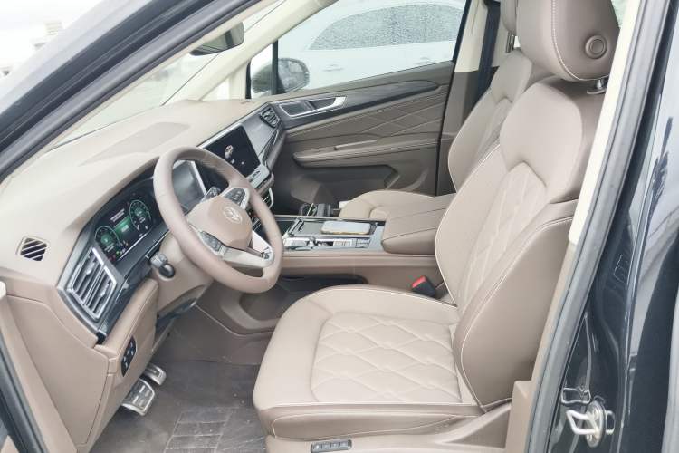 Used Volkswagen Viloran 2024 380TSI Premium Edition