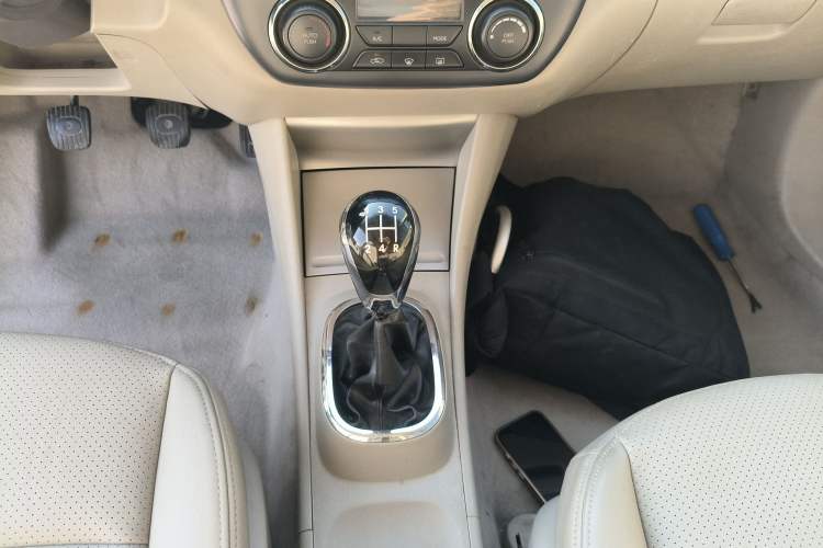 Used Dongfeng Aeolus A60 2012 1.6L Manual Prestige Edition
