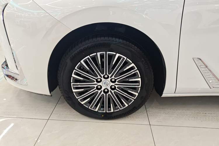 Used Buick GL8 New Energy 2024 Lu Zun Deluxe Edition 7-Seater
