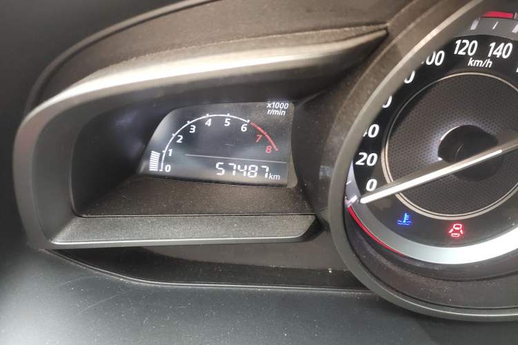 Used Mazda Mazda 3 Axela 2014 Sedan 1.5L Manual Comfort Model