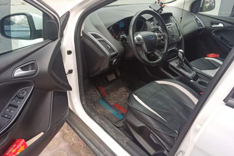 Used Ford Focus 2012 Hatchback 1.6L Automatic Fashion Edition