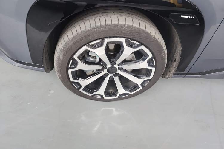 Used AION V 2024 Aion Tyrannosaurus 520 Smart Luxury Edition
