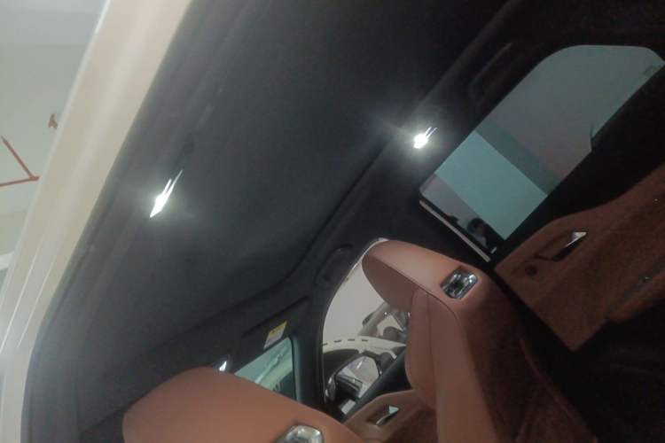 Used Changan UNI-Z New Energy 2024 Blue Whale Smart Electric iDD 125km Excellence Model
