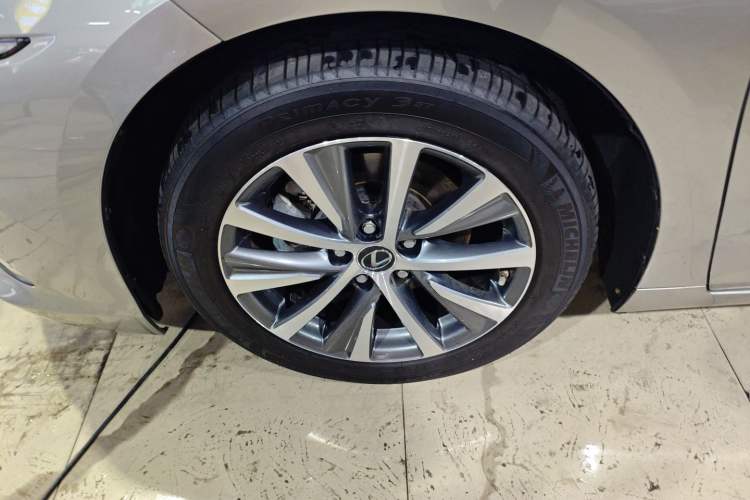 Used Lexus ES 2020 200 Excellence Edition
