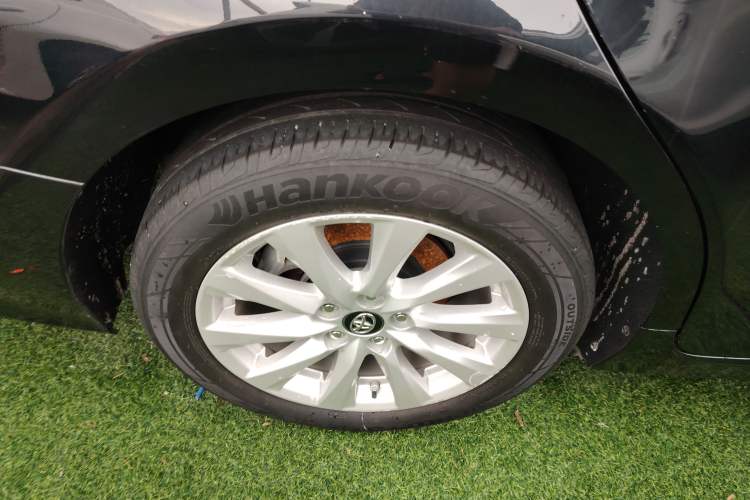 Used Toyota Camry 2019 Revised Version 2.0G Luxury Edition
