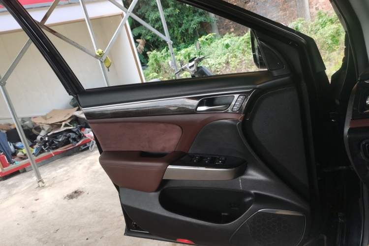 Used GAC Trumpchi GS8 2017 320T Two-Wheel Drive Luxury Smart Connectivity Version (7 Seats)