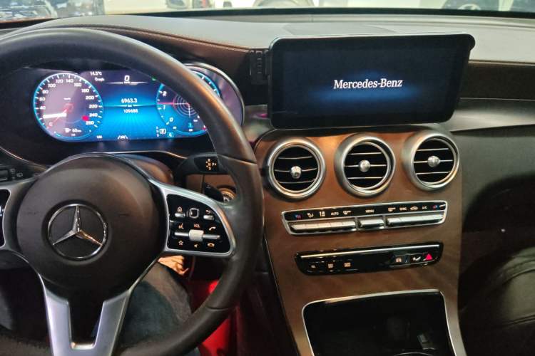 Used Mercedes-Benz GLC 2020 GLC 300 L 4MATIC Dynamic Edition
