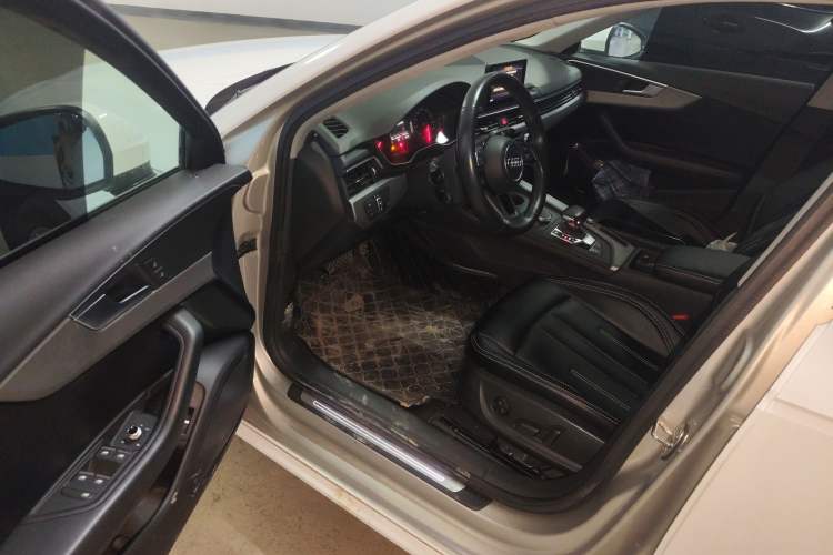 Used Audi A4L 2018 30th Anniversary Edition 40 TFSI Trendy Model
