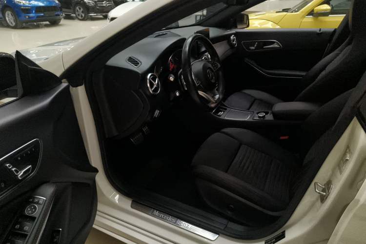 Used Mercedes-Benz CLA 2017 Refreshed CLA 220 4MATIC

