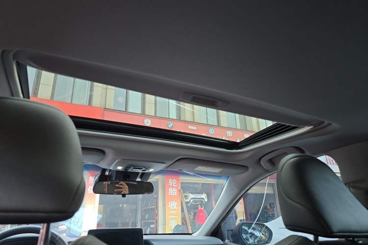 Used Toyota Camry 2023 2.0G Luxury Edition
