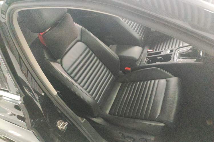 Used Volkswagen Magotan 2018 Facelift 330TSI DSG Luxury Model