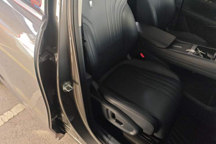 Used  E5 2024 530km Starship Edition