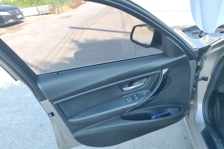 Used BMW 3 Series 2017 320Li Fashion Model
