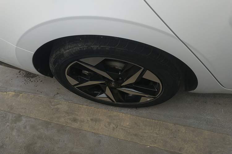 Used Hyundai Elantra 2022 240TGDi DCT LUX Prestige Edition