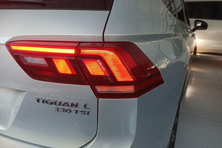 Used Volkswagen Tiguan L 2020 330TSI Automatic Two-Wheel Drive Smart Luxury Edition China VI Standard
