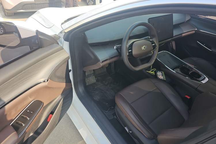 Used  A07 2025 Range-Extended "True Fragrant" Edition 230 Luxury Version
