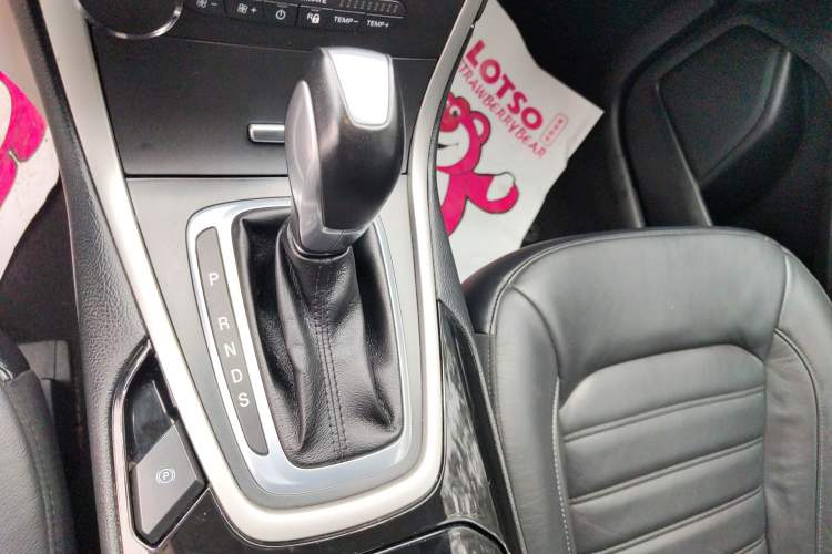 Used Ford Edge 2016 EcoBoost 245 Two-Wheel-Drive Platinum Edition 7-Seater
