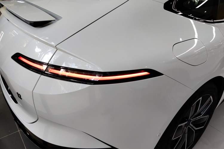 Used  12 2025 Max Extended-Range Edition
