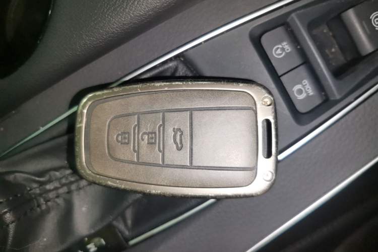 Used Toyota Avalon 2019 2.0L Luxury Edition China VI Standard
