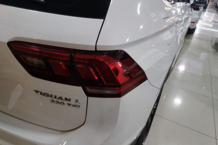 Used Volkswagen Tiguan L 2020 330TSI Automatic Two-Wheel Drive Panoramic Comfort Edition China VI Standard

