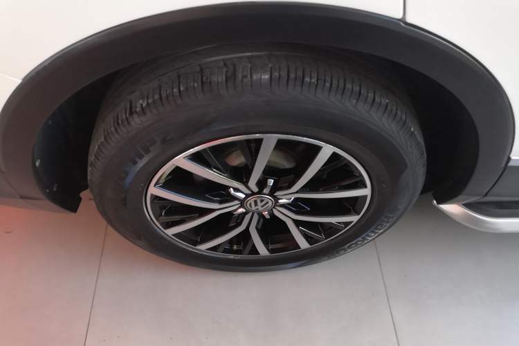 Used Volkswagen Tiguan L 2017 330TSI Automatic Two-Wheel Drive Luxury Edition
