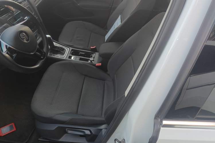 Used Volkswagen Golf 2015 1.4TSI Automatic Comfort Model
