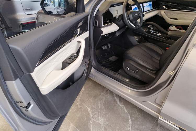 Used Geely Auto Monjaro L 2023 2.0TD High-Power Automatic Two-Wheel Drive Flagship Version
