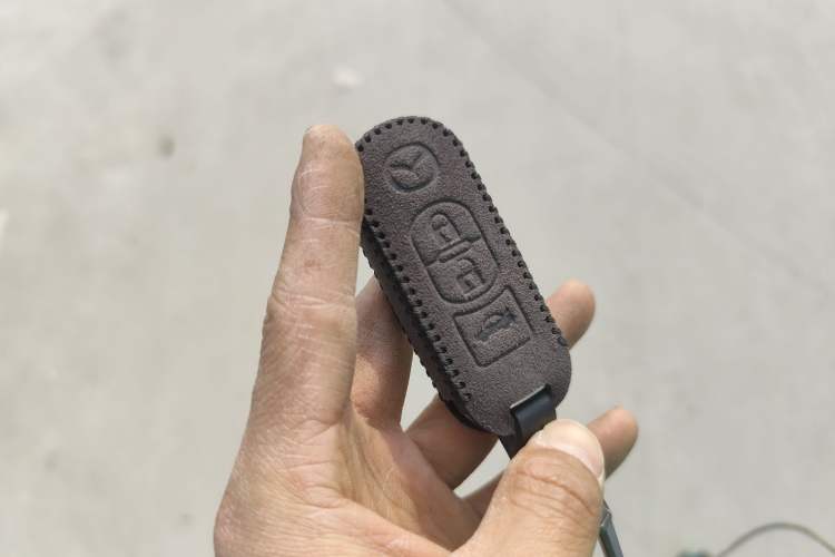 Used Mazda Atenza 2015 2.0L Blue Sky Luxury Edition
