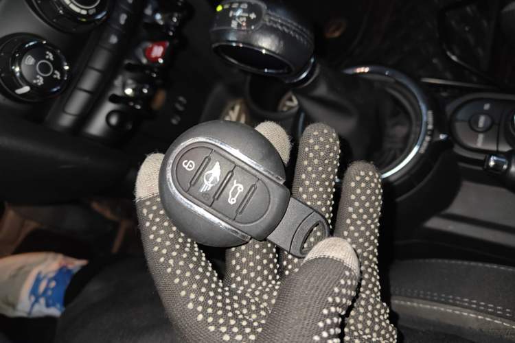 Used  MINI 2016 1.5T COOPER
