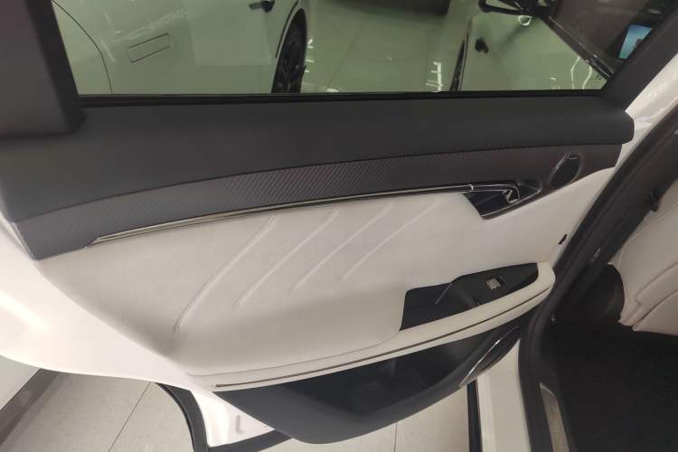 Used VOYAH FREE 2025 318 318 km Rear-Drive Touring Edition
