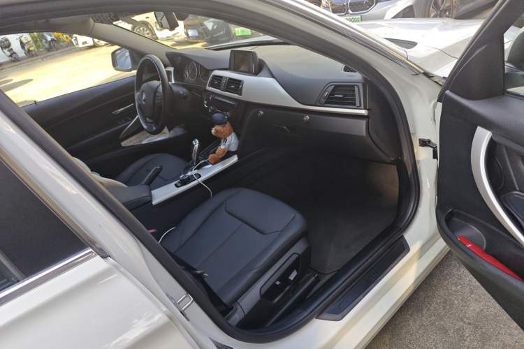 Used BMW 3 Series 2015 320Li Fashion Model