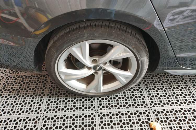 Used Audi A4L 2020 40 TFSI Fashionable and Elegant Model
