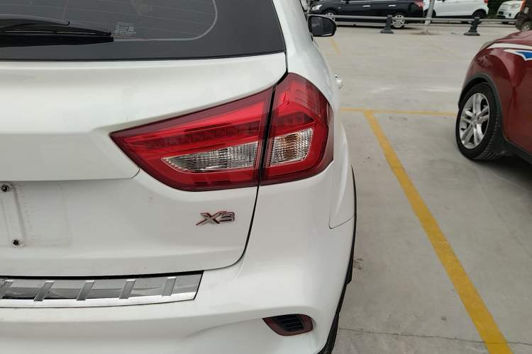 Used Geely Auto Vision X3 2017 1.5L Automatic Prestige Model
