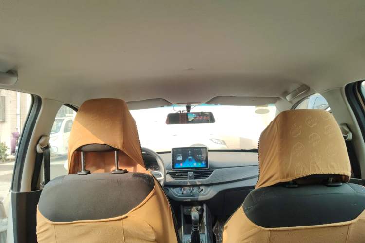 Used Baojun 310 2016 1.2L manual Comfort trim level