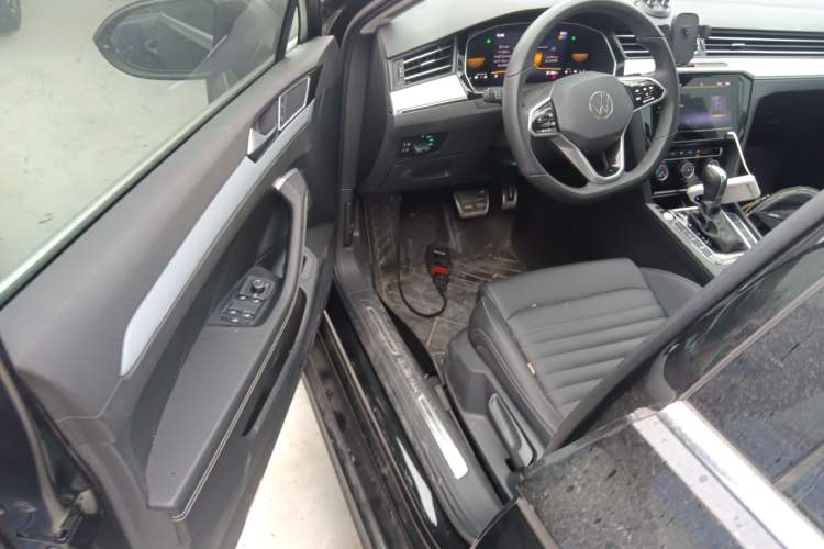 Used Volkswagen Magotan 2025 Zhongxiang Version 280TSI DSG Comfort Edition
