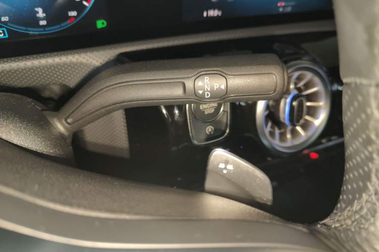 Used Mercedes-Benz A-Class 2022 Revised Version A 200 L Sport Sedan Fashionable Style
