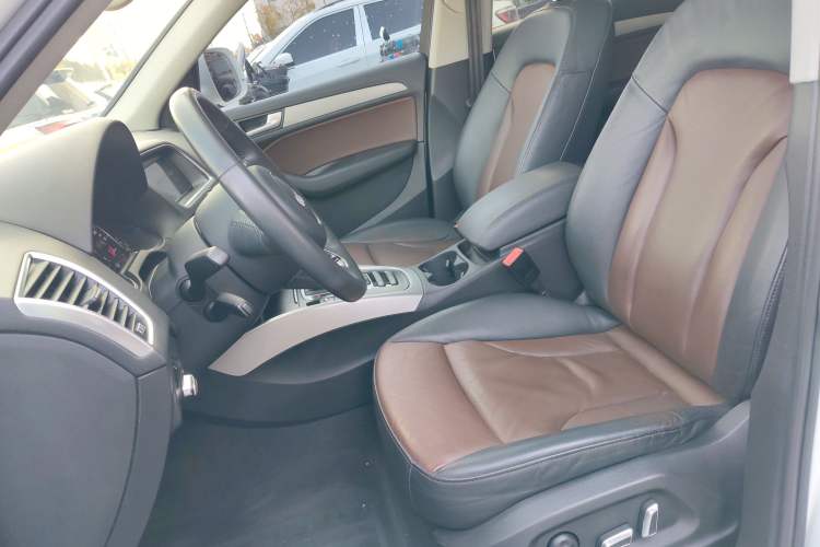 Used Audi Q5 2017 Plus 40 TFSI Ambition Model
