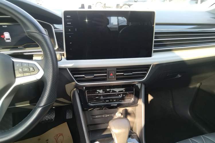 Used Volkswagen Tiguan L 2024 300TSI Automatic Two-Wheel Drive Smart Edition
