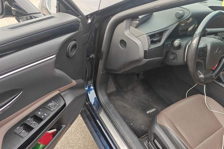 Used Lexus ES 2022 200 Excellence Edition