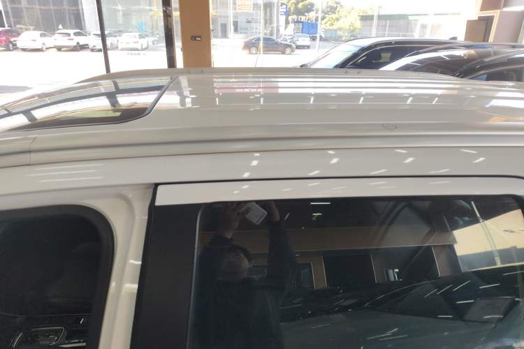 Used Mitsubishi Outlander 2019 2.4L Two-Wheel Drive ZhiXing Version 5 Seats China V Emission Standard
