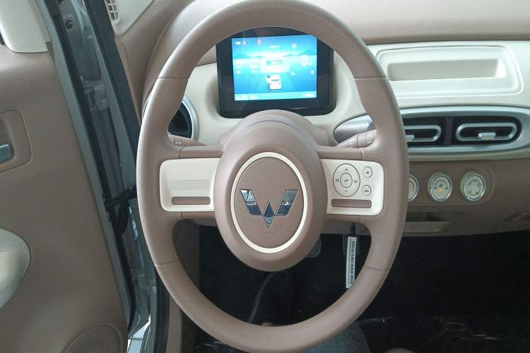 Used Wuling Hongguang MINIEV 2025 Four-Door Version Advanced Edition
