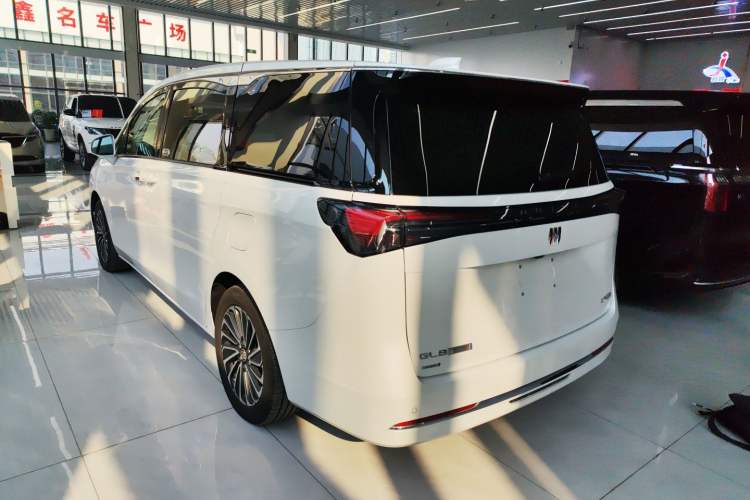 Used Buick GL8 New Energy 2025 Lu Shang Luxury Edition 7-Seater