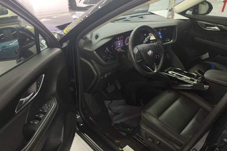 Used Buick Envision 2022 Facelift Encore S 552T Two-Wheel-Drive Luxury Model
