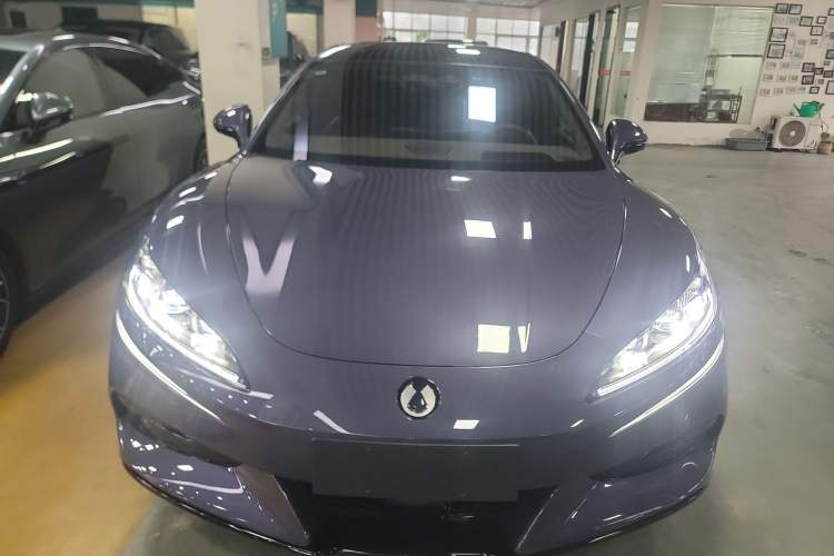 Used Denza Z9 2024 630 km All-Wheel Drive Max Version
