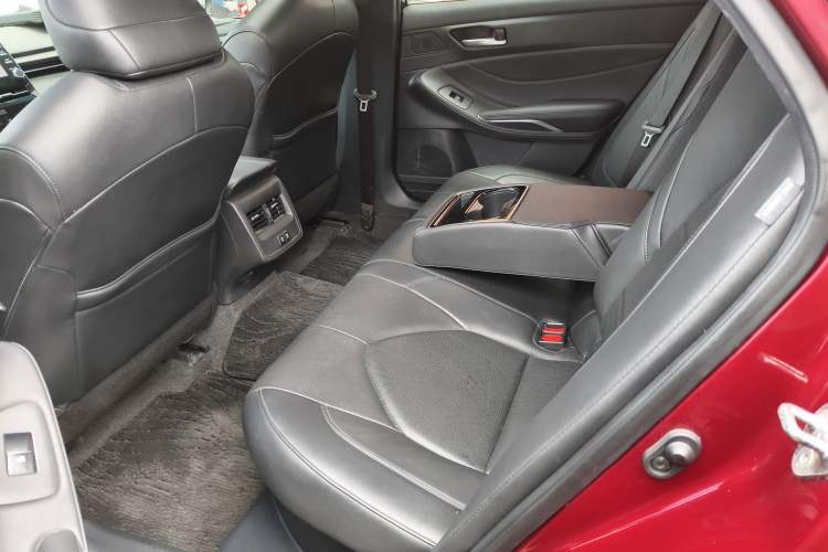 Used Toyota Avalon 2019 Dual-Engine 2.5L Luxury Edition China VI Standard
