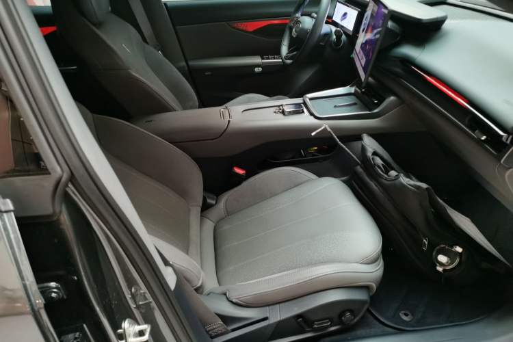 Used Lynk & Co 07 2024 EM-P 126 Long-Range Halo