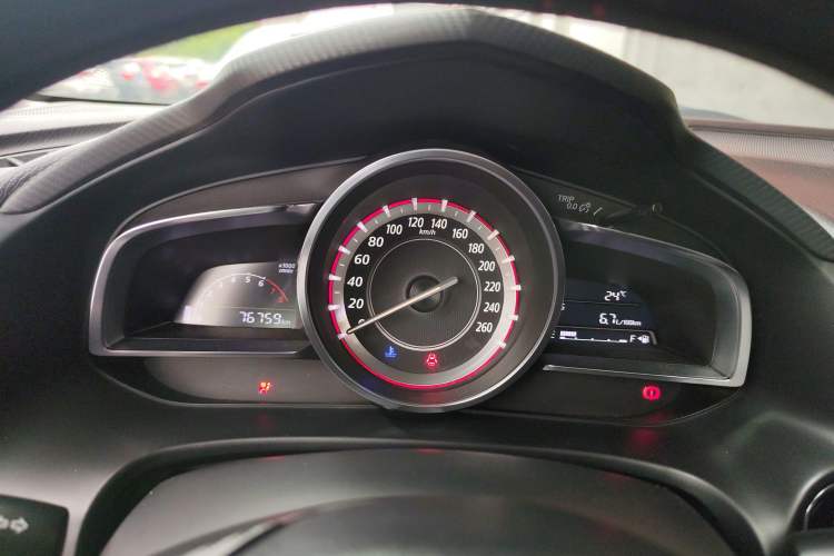 Used Mazda Mazda 3 Axela 2014 Sedan 1.5L Manual Comfort Model
