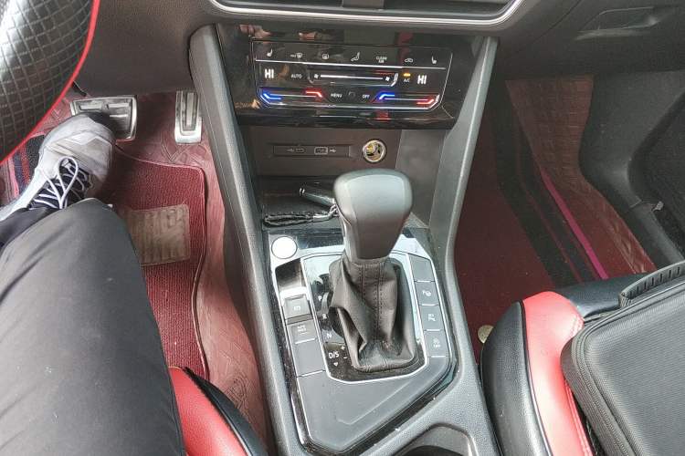 Used Volkswagen Tiguan L 2023 Restyled 330TSI Automatic Two-Wheel Drive R-Line Enhanced Comfort Version