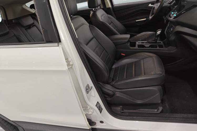 Used Ford Kuga 2018 EcoBoost 180 Two-Wheel-Drive Platinum Edition
